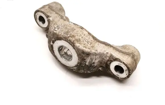 Volvo V60 Front lower control arm/wishbone 31360700