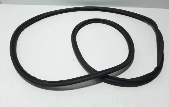 Renault Arkana Trunk rubber seal (body) 908306795R