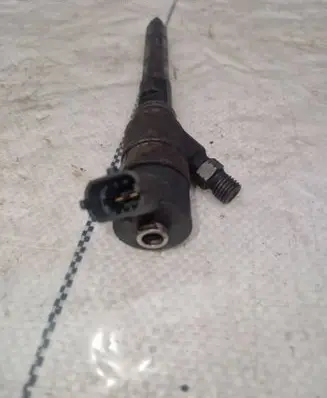 Fuel injector