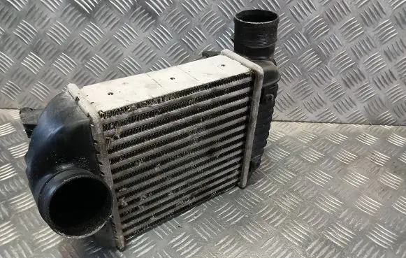 Audi A6 S6 C6 4F Intercooler air channel guide 