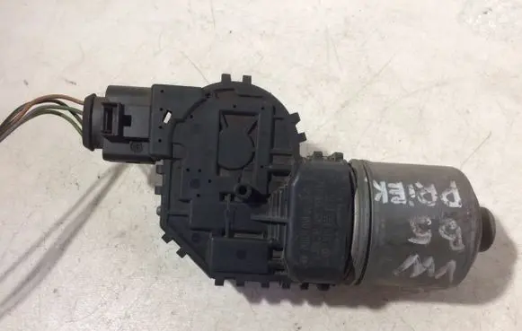 Volkswagen PASSAT B5.5 Wiper motor 3B1955113C 0390241505