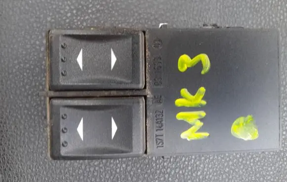 Ford Mondeo Mk III Electric window control switch
