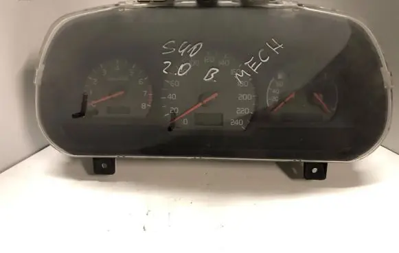 Volvo S40, V40 Speedometer (instrument cluster) 30822392 2082332 17553167
