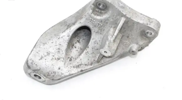 Maserati Quattroporte Engine mounting bracket 670004866