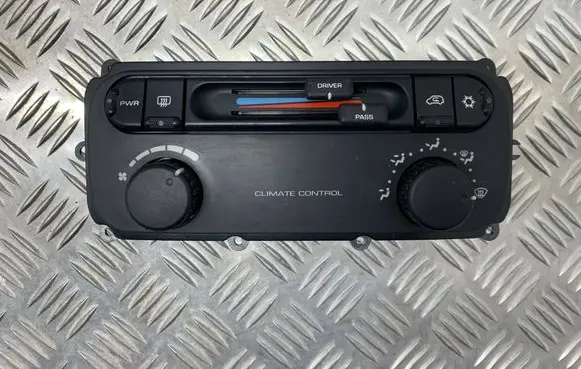 Chrysler Voyager Climate control unit 05005039AA 2900834550