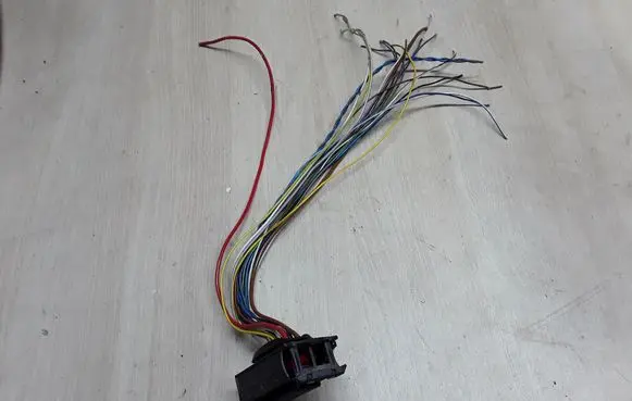 Opel Zafira B Front door wiring loom 30432421 ZFW341