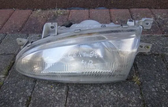 Hyundai Accent Headlight/headlamp