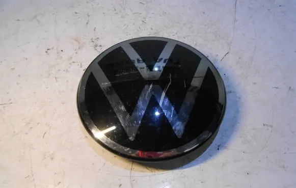 Volkswagen Polo VI Manufacturer badge logo/emblem 5H0853601N