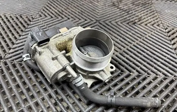 Alfa Romeo Stelvio Throttle valve 04893625AB