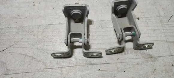 Citroen C4 Cactus Tailgate/trunk/boot hinge 86017807