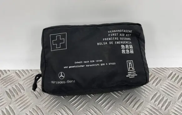 Mercedes-Benz GL X166 First aid kit