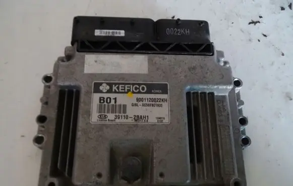 KIA Sportage Engine control unit/module 39110BAH1