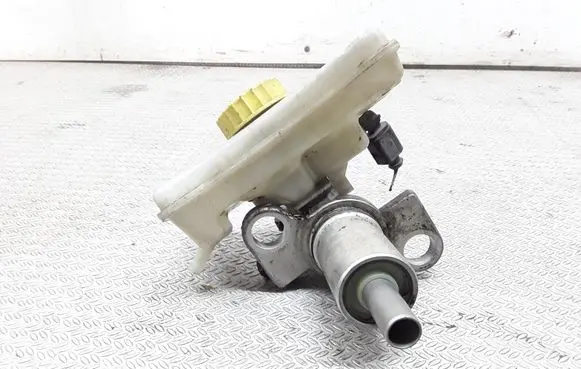 Volkswagen PASSAT B5.5 Master brake cylinder 8E0611301E