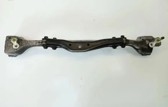 Honda Legend Engine mounting bracket