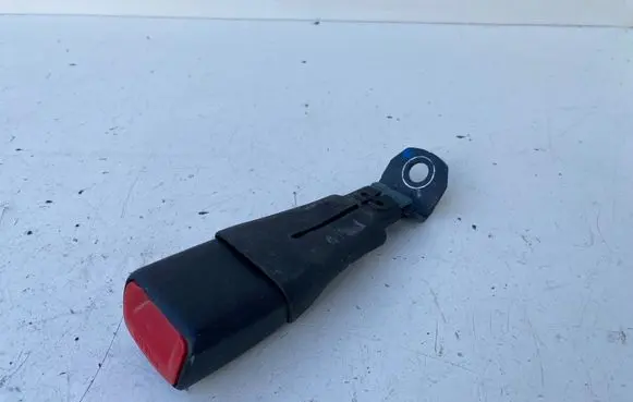 Rear seatbelt buckle