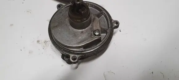 Mercedes-Benz C W203 Vacuum pump A6682300165
