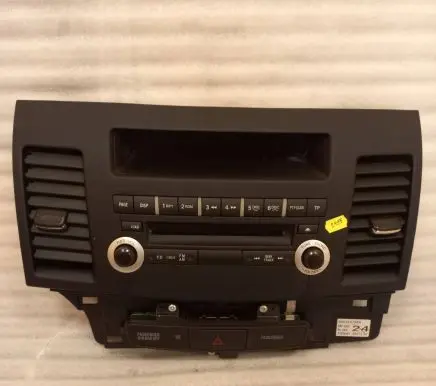 Mitsubishi Lancer VIII Radio/CD/DVD/GPS head unit 8002A378XA 8L08A 3857252