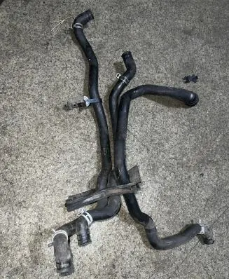 BMW 5 GT F07 Engine coolant pipe/hose 9119169 9119168