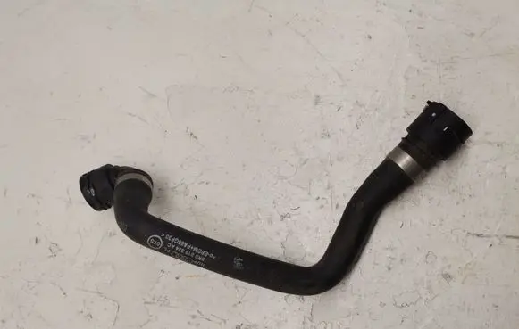 Porsche Macan (95B) Engine coolant pipe/hose 8R0819334