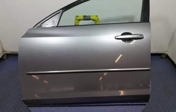 Mazda 3 I Front door 