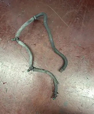 Ford C-MAX I Fuel injector supply line/pipe 