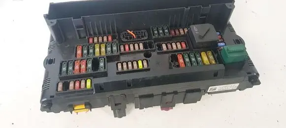 BMW 5 F10 F11 Fuse box set 923442101