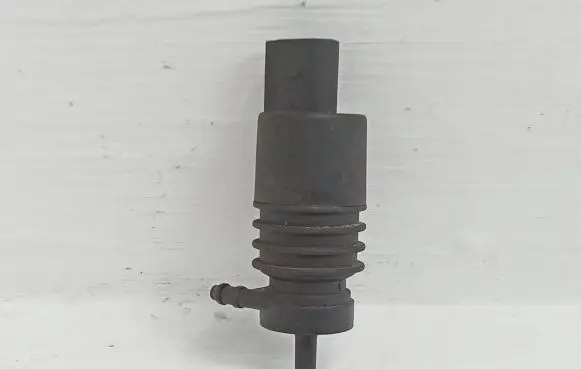 BMW X3 E83 Windscreen/windshield washer pump