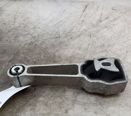 Volvo V60 Engine mount bracket