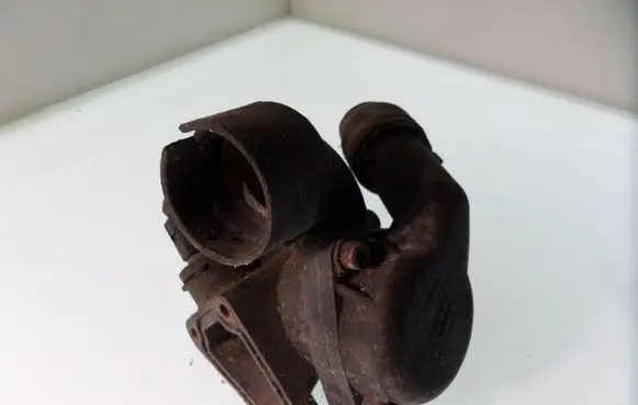 Thermostat/thermostat housing