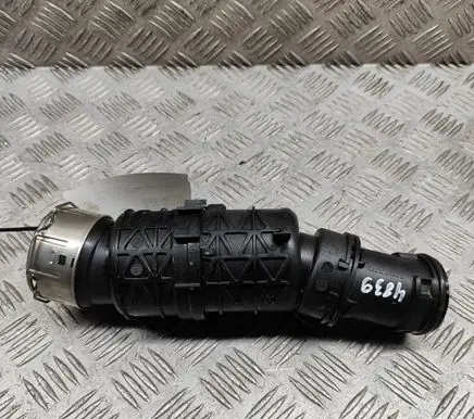 Volvo XC90 Intercooler hose/pipe 32325435