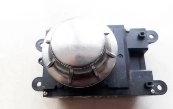 Multifunctional control switch/knob