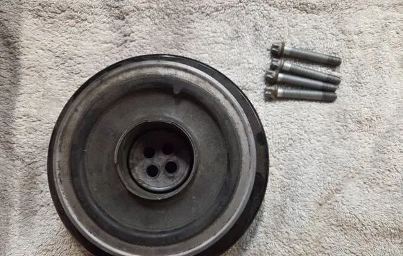 BMW 5 G30 G31 Crankshaft pulley 8571269