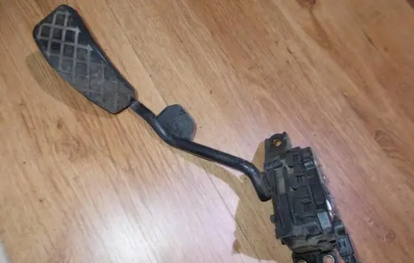 Audi A4 S4 B5 8D Accelerator throttle pedal 8d2721523e 6pv007707009