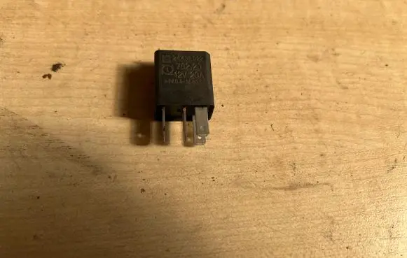 Opel Astra H Other relay 24435922