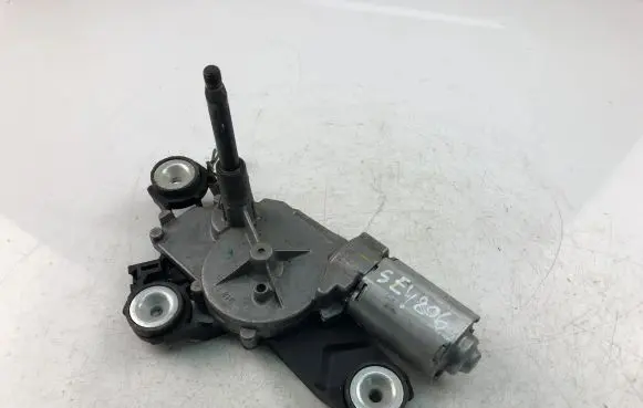 Volvo V50 Wiper motor 0390201823