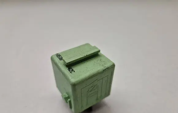BMW 3 E46 Other relay 8373700