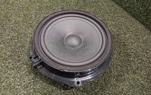 Land Rover Defender Rear door speaker JJ3218808BA JJ3218808
