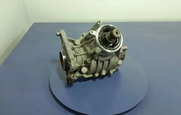 Gearbox transfer box case