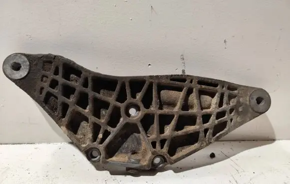 Audi A4 S4 B6 8E 8H Rear differential/diff mount bracket 8E0599287K