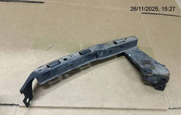 Honda CR-V Headlight/headlamp mounting bracket 