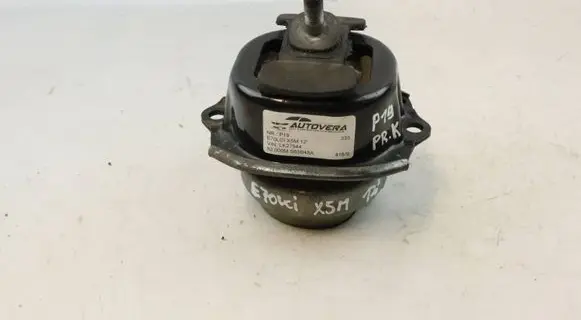 BMW X5 E70 Engine mount bracket 6793642 22116793642