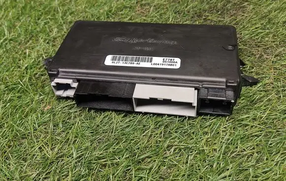 Ford Explorer Seat control module 6L2T13C789AE