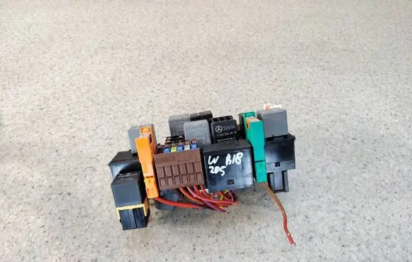 Mercedes-Benz C W205 Fuse module A2229063302