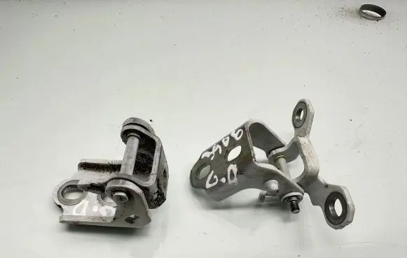 Renault Megane IV Rear door hinge set A046575 5057P ES71