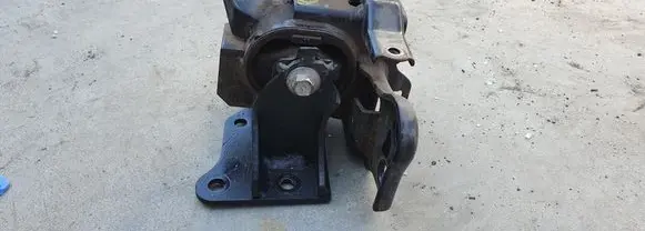 Toyota Auris E180 Engine mount bracket