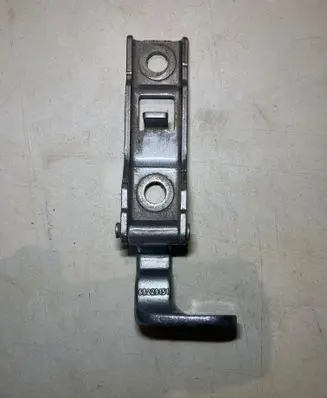 Chrysler Pacifica Tailgate/trunk/boot hinge 68229151