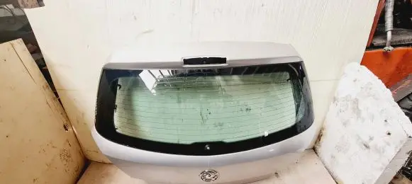 Tailgate/trunk/boot lid