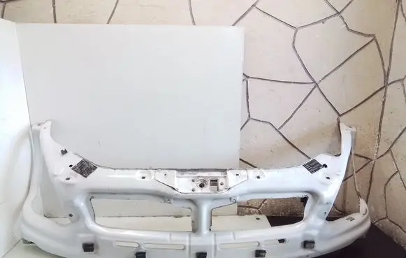 Iveco Daily 35.8 - 9 Radiator support slam panel