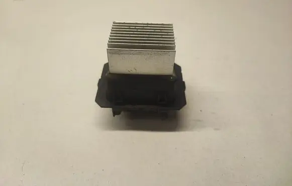 Ford Mustang VI Heater blower fan relay FR3B19E624 FR3B19E624AA