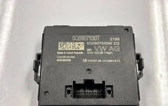 Volkswagen PASSAT B7 Gateway control module 5Q0907530M 5Q0907530T A2C91302702B
